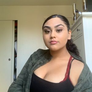 Meet your Posher, Karina